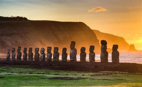 easter island chile population